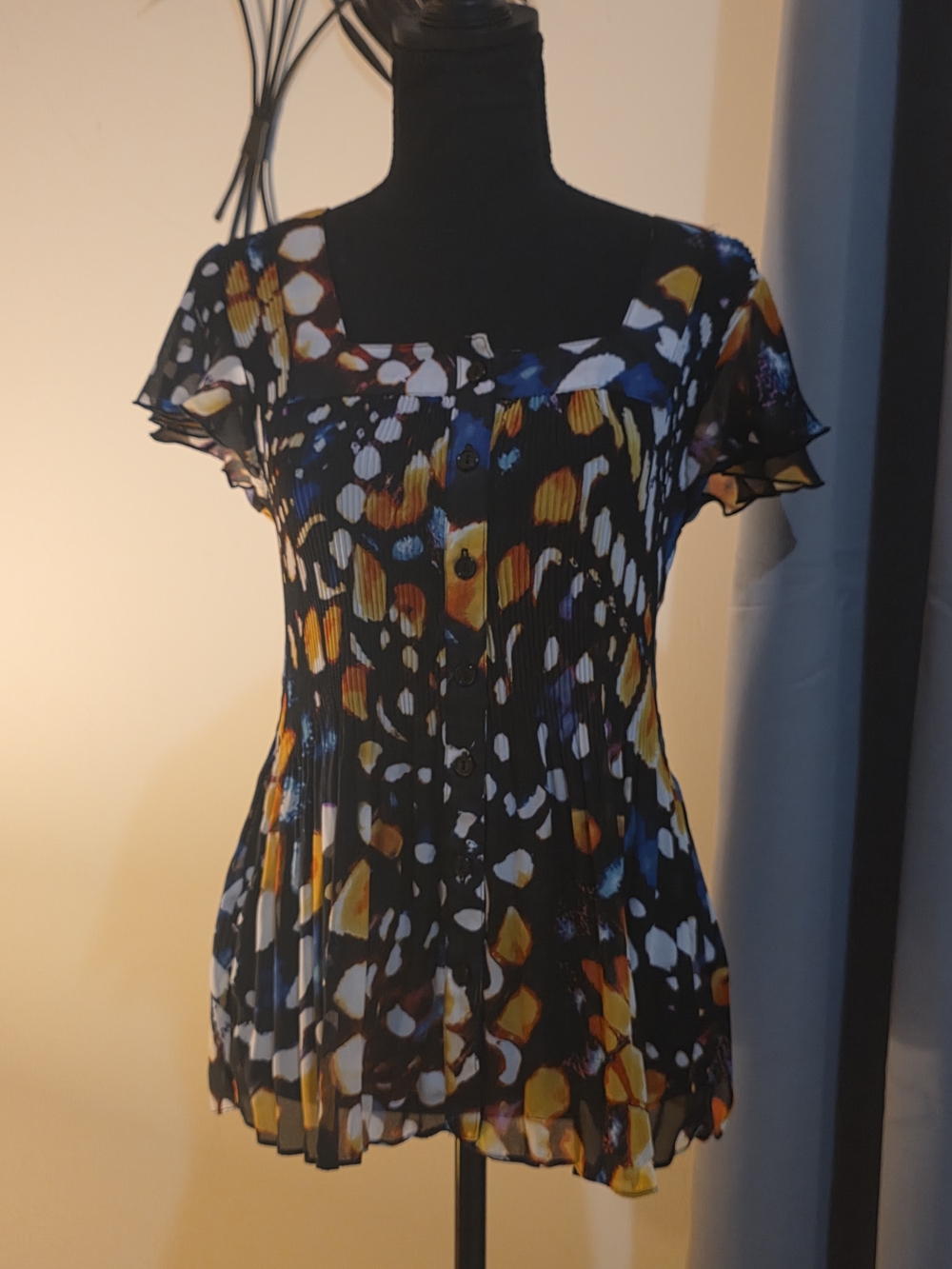 Serenade New York top (Size M) featuring a vibrant multicolor abstract print